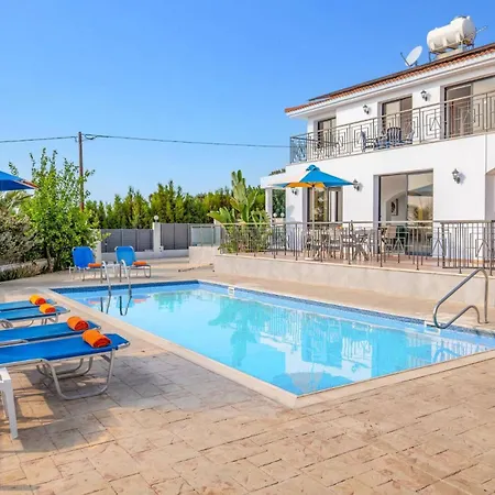 Villa Themis By